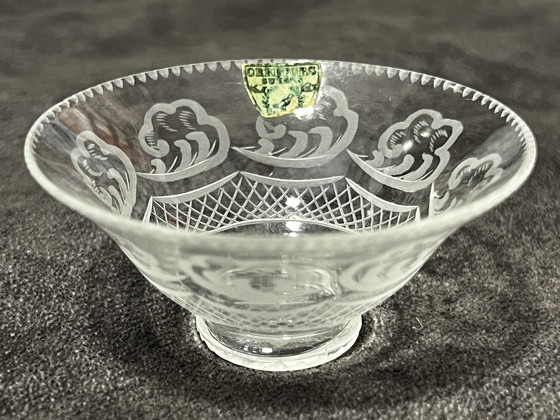 Image 1 of Piccola tazza di vetro Orrefors firmata e datata da Simon Gate. 1927.