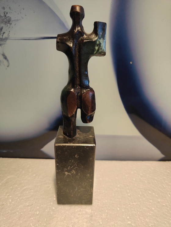 Image 1 of Statua in bronzo di Jo Ramakers su granito per l'arte domestica
