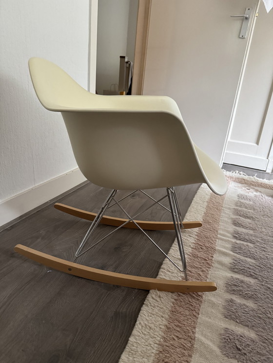 Image 1 of Fauteuil Eames en plastique Re Rar