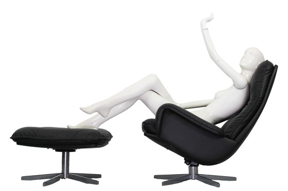 Image 1 of DS231 James Bond highback swivel chair and matching ottoman by de Sede Switzerland