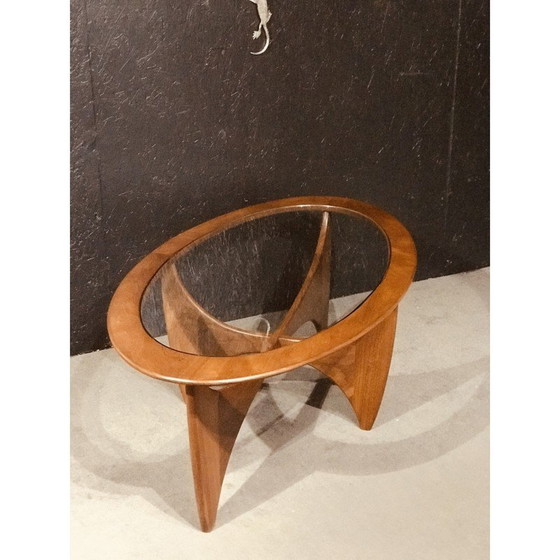 Image 1 of Vintage oval side table in teak wood and glass by Viktor Wilkins for G-Plan, United Kingdom