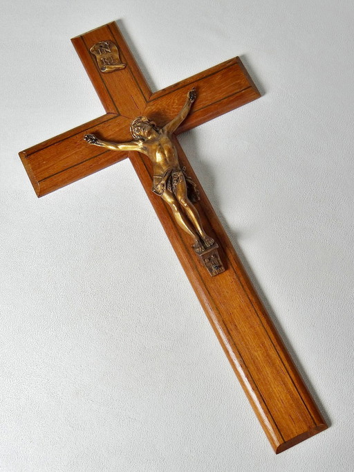 Grand crucifix bois ancien simple