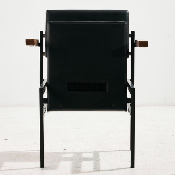 Image 1 of Mk11020 Metal Frame Armchair