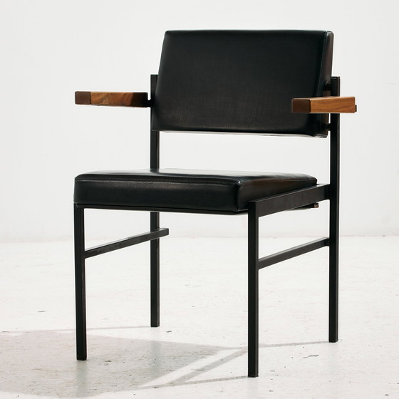 Image 1 of Mk11020 Metal Frame Armchair
