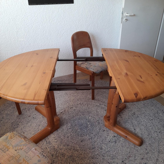 Image 1 of Dining table Drylund round, solid wood, extendable, 4-8 seats, very good condition