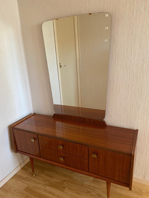 Dressing Table With Mirror