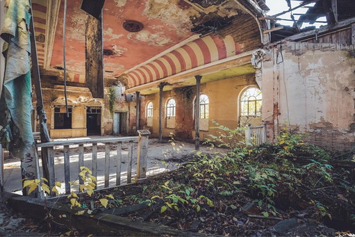 Verlaten balzaal – ArtDecay, fotografie, Aluminium