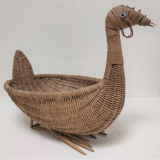 Image 1 of Vintage bird-shaped zoomorphic basket in woven wicker, 1960