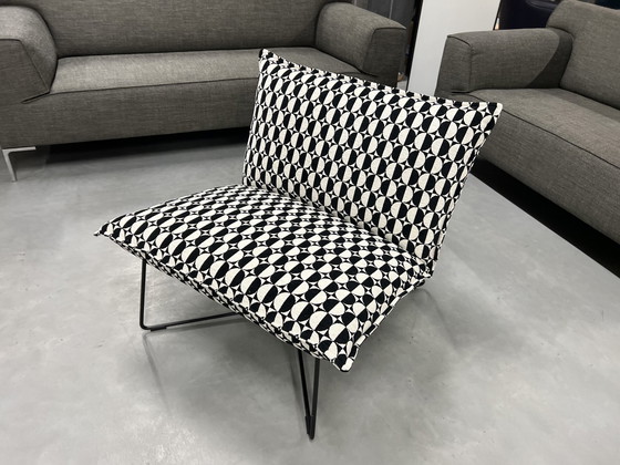 Image 1 of Jess Design Fauteuil Earl tissu noir et blanc