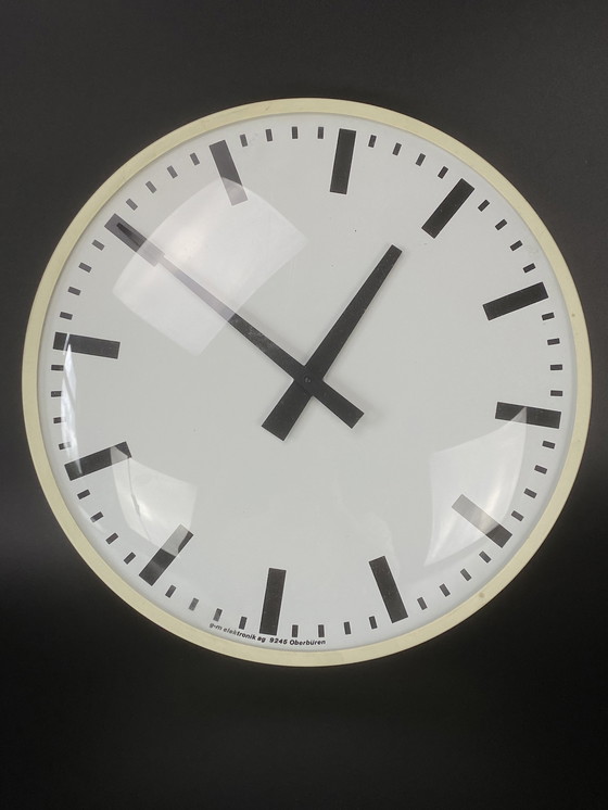 Image 1 of Horloge murale design industriel suisse