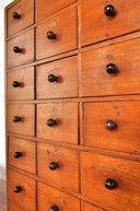 Armoire à bijoux vintage