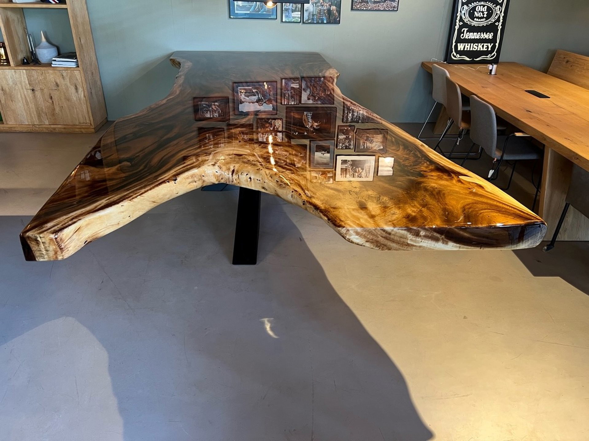 Epoxy Saman table € 16,500 Whoppah