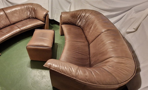 2x Leolux Scarabee sofa + stool