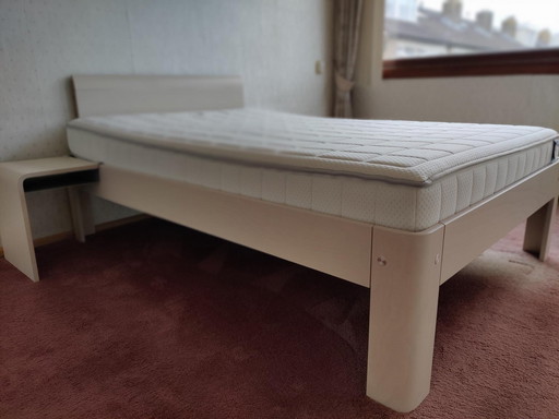 Auping Auronde Bed, Electric Adjustable Base & Auping Crest Mattress