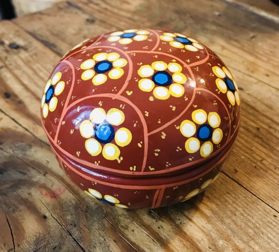 Image 1 of Round Terracotta Box