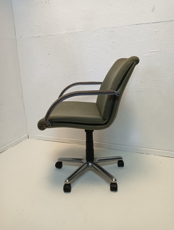 Image 1 of Artifort desk chair