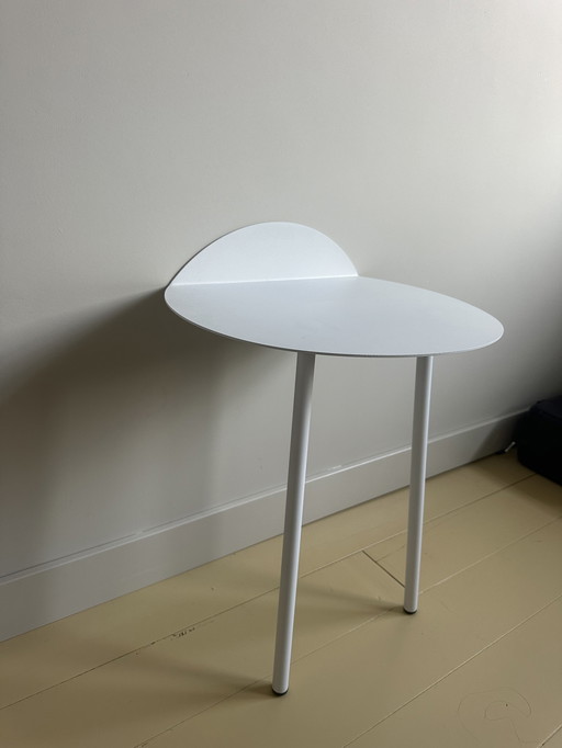 Menu Yeh Wall side table white