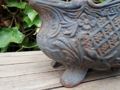 Brocante cast iron garden vase 30 cm long