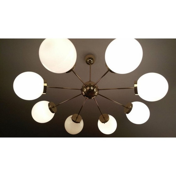 Image 1 of Coppia di lampadari vintage in vetro opalino e ottone, 1960