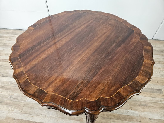 Image 1 of Antique Round Table In Walnut And Maple