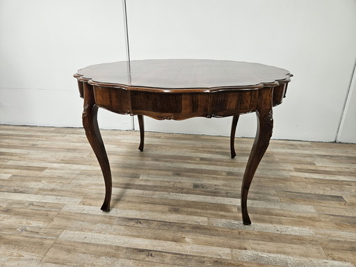 Antique Round Table In Walnut And Maple