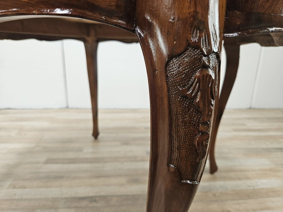 Image 1 of Antique Round Table In Walnut And Maple