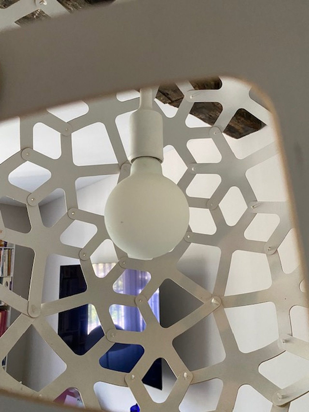 Pendant lamp model Coral 60 white/ white David Trubridge design | €295 |  Whoppah, image size:1280x1706