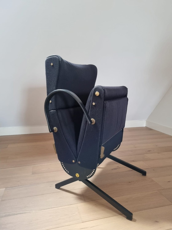 Image 1 of Poltrona Tecno P40 - Sedia Vintage di Design