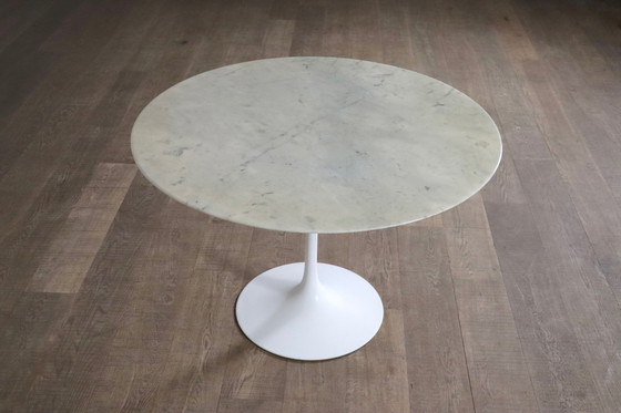 Image 1 of Vintage Round Marble Tulip Dining Table By Eero Saarinen For Knoll, 1970S