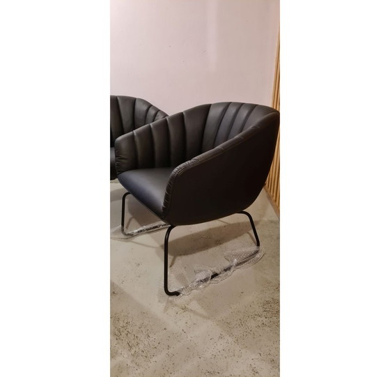 Image 1 of Signet Lenni designer/club chair leather black