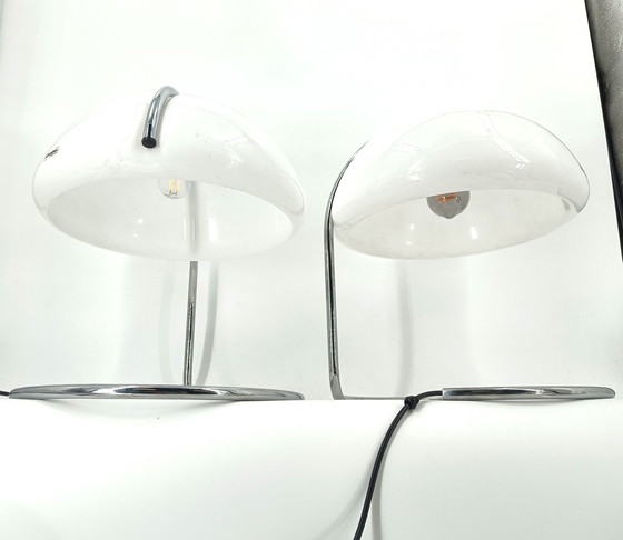 Image 1 of Pair Of Guzzini Shell Table Lamps By Luigi Massoni & Lucian Bottura, 1960S 