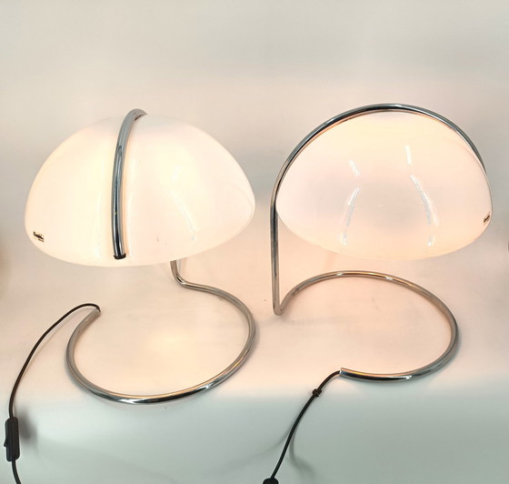 Image 1 of Pair Of Guzzini Shell Table Lamps By Luigi Massoni & Lucian Bottura, 1960S 