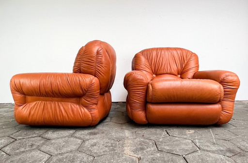 Set of 2 leather Italian armchairs, 1970's