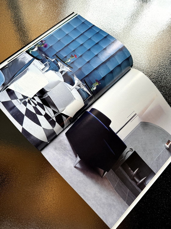 Image 1 of Posacenere vintage Ray Hollis disegnato da Philippe Starck, un pezzo d'arredo in edizione limitata originariamente progettat