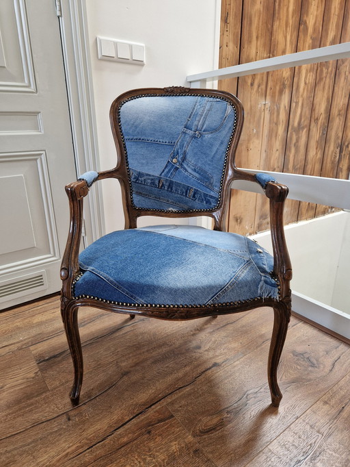 Classic armchair with denim fabric