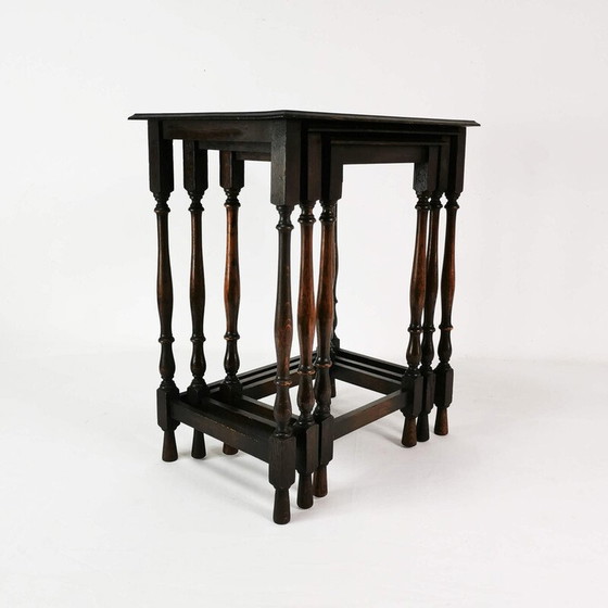 Image 1 of Vintage nesting tables in walnut wood, England 1920