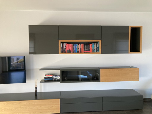 Wall unit