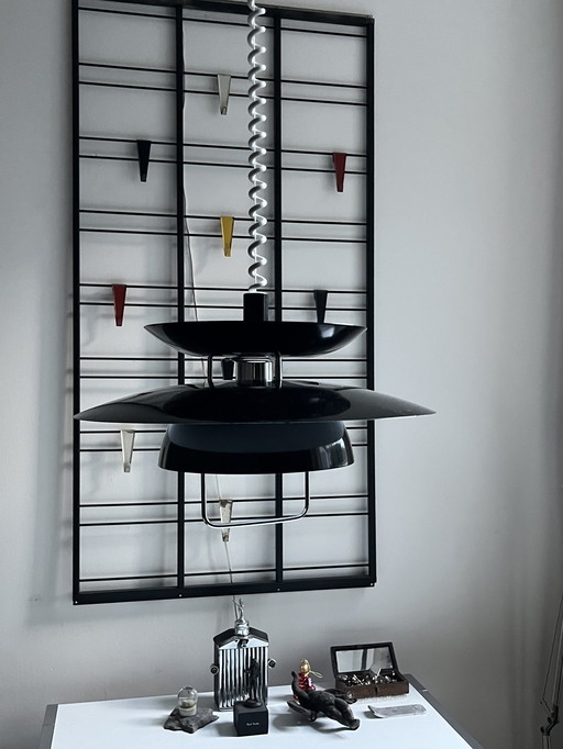 Lampada retrò scandinava in scala nera bianca cromata