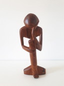 Sculpture en teck vintage des années 70 Le Penseur