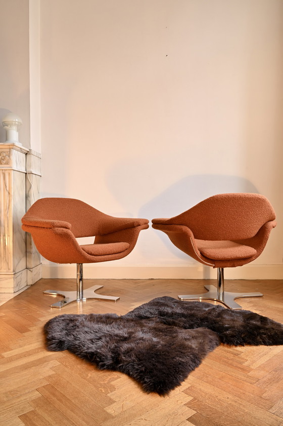 Image 1 of 2x Molteni & C Hi-Cove armchairs