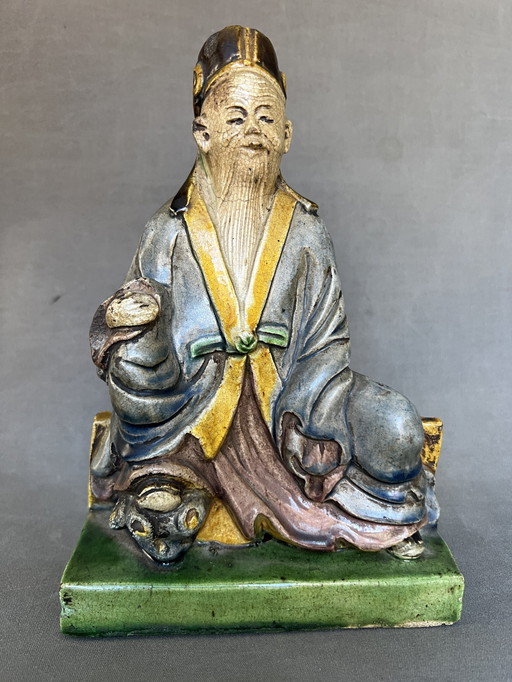 Fahua dignatario de cerámica esmaltada de la dinastía Ming, inmortal, firmada. Siglo XVII, dinastía Ming esmaltada. 