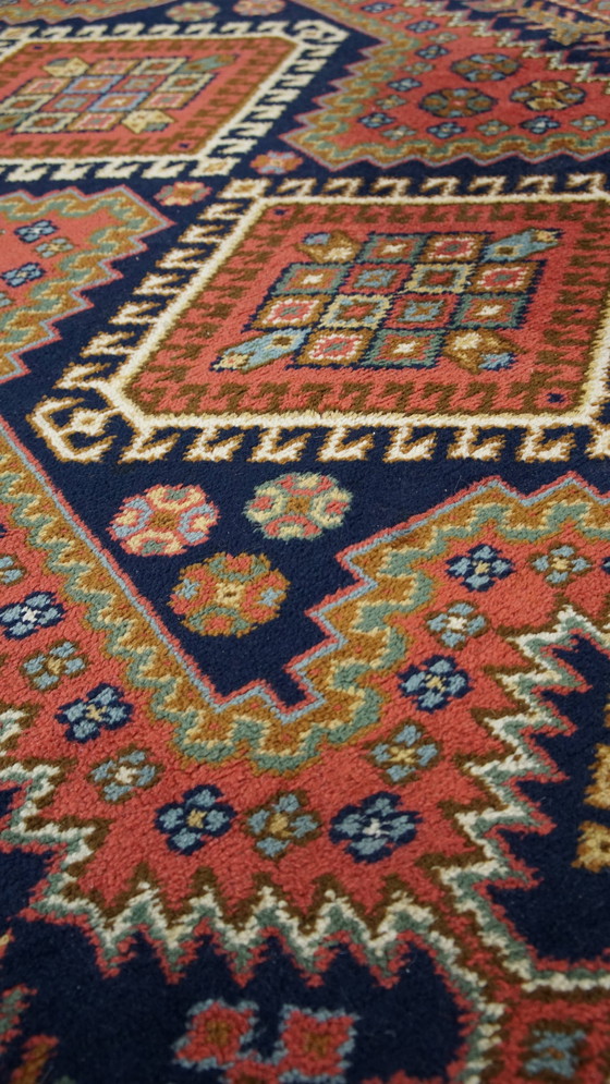 Image 1 of Rug 200X140Cm