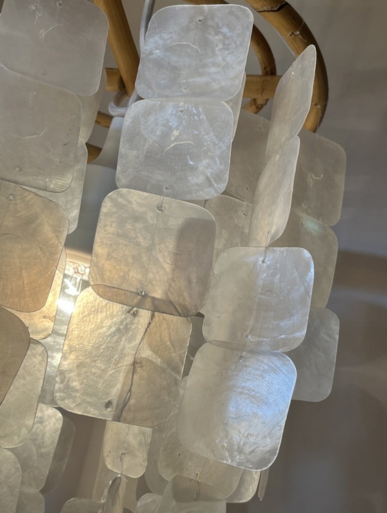 Image 1 of Set di 2 lampade a sospensione vintage in conchiglia di Capiz, madreperla opalina 