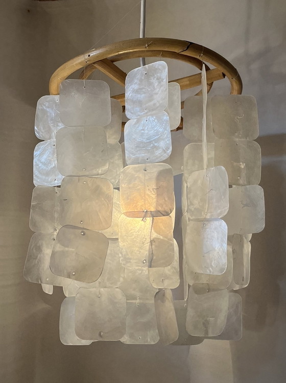 Image 1 of Set di 2 lampade a sospensione vintage in conchiglia di Capiz, madreperla opalina 