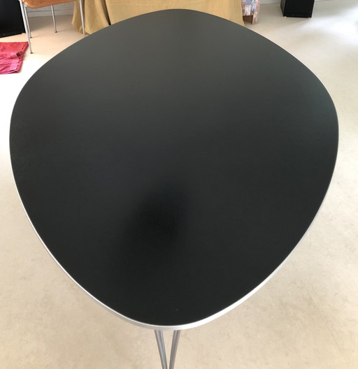 Table elliptique noire Fritz Hansen