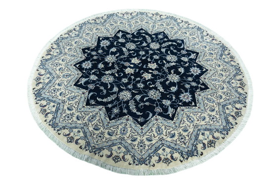 Image 1 of 200 X 200 Cm Hand-Knotted Nain Rug With Silk