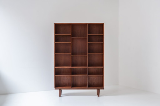 Rare bookcase by Peter Løvig Nielsen for Løvig, Denmark, 1960s. 