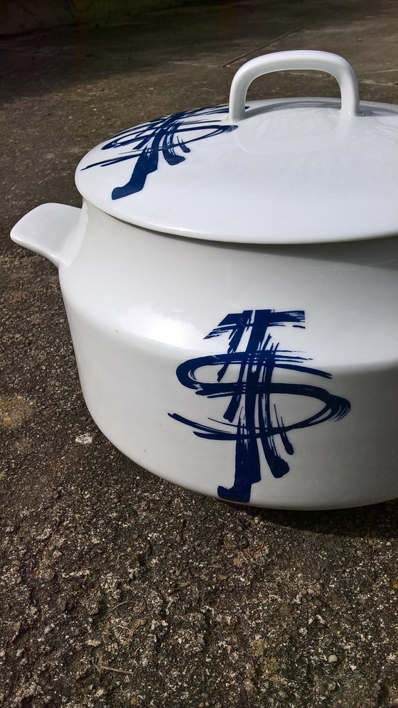 Image 1 of Mahjong" Sfp Porcelain Soup Tureen From Berry