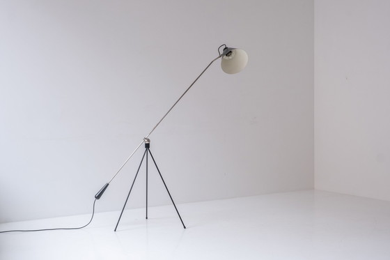 Image 1 of Early ‘Magneto’ floor lamp by H. Fillekes for Artiforte, The Netherlands 1954. 