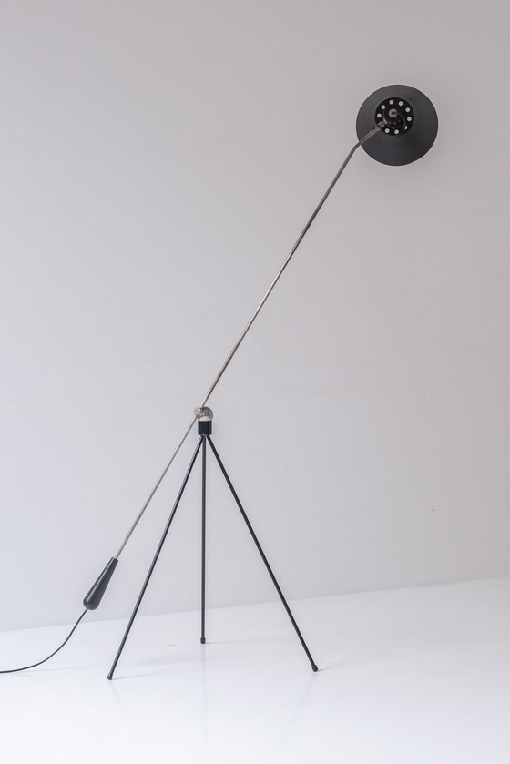 Image 1 of Early ‘Magneto’ floor lamp by H. Fillekes for Artiforte, The Netherlands 1954. 